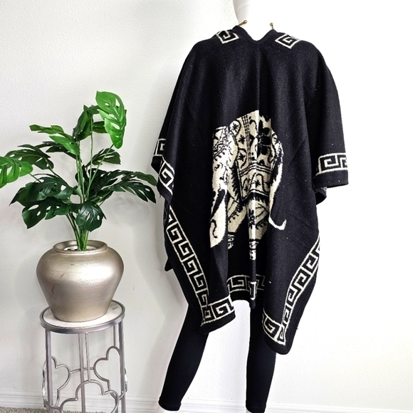 Blanket Shawl/ Poncho Reversible Two Tone Throw- Elephant - Picture 2 of 4